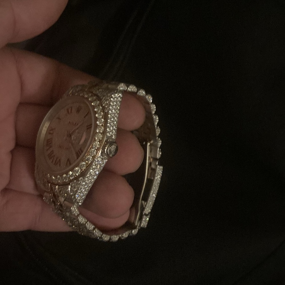 Elegant Silver and Gold Watch moissionaite - Picture 6 of 7